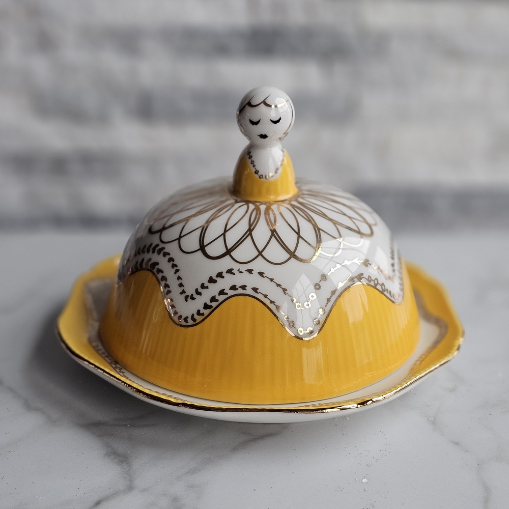 Anthropologie Yellow and White Butter Dish